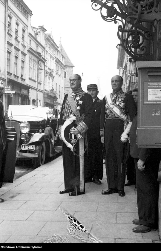 image.from.unit.number "Wizyta ambasadora Włoch w Polsce Pietro Arone di Valentino w Krakowie połączona ze złożeniem listów uwierzytelniających prezydentowi RP Ignacemu Mościckiemu"