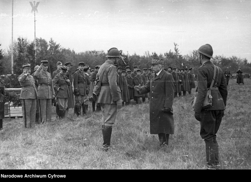 image.from.unit.number "1 Dywizja Grenadierów Wojska Polskiego we Francji - obchody święta 3 Maja i uroczystość nadania miana Grenadierów odbywające się przy szosie Autreville-Martigny"