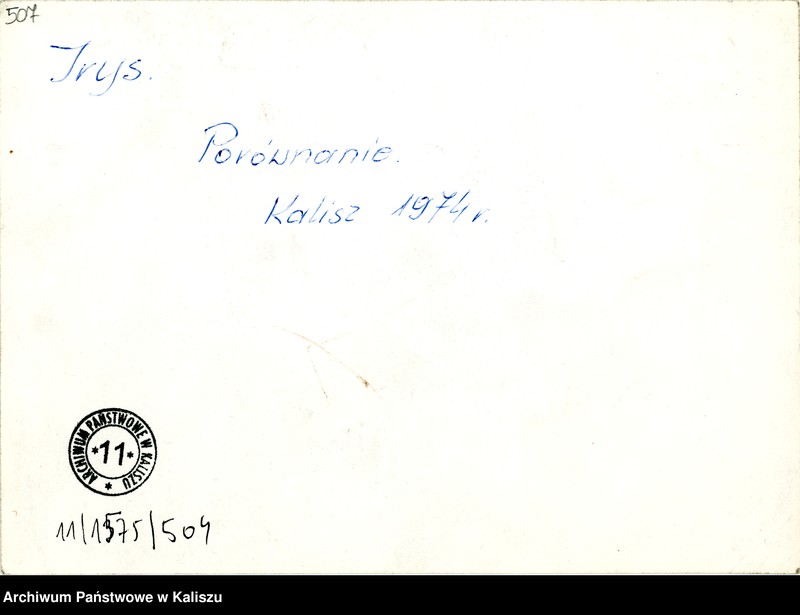 Obraz z jednostki "Kamienica (tzw. Gołębnik) na tle wieżowców przy zbiegu ulic Górnośląskiej i Dworcowej w Kaliszu"