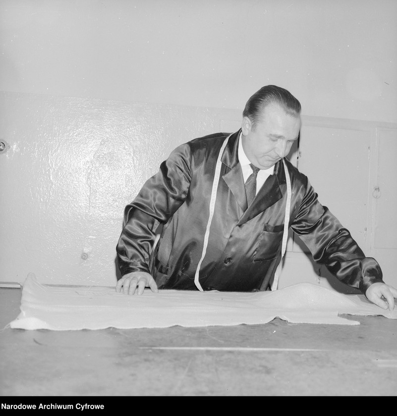 image.from.unit.number "Przedsiębiorstwo Krawiecko-Kuśnierskie Stołecznego Przemysłu Terenowego "Ambasador""