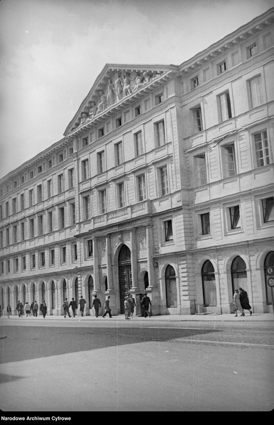 image.from.unit.number "Odbudowany Dom Interesów Andrzeja Zamoyskiego (Pałac Zamoyskich) przy ul. Nowy Świat 67/69 w Warszawie"
