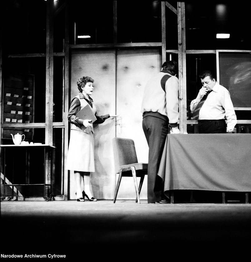 Obraz 9 z jednostki "Warszawa. Teatr Nowy - sztuka "A deszcz ciągle pada""