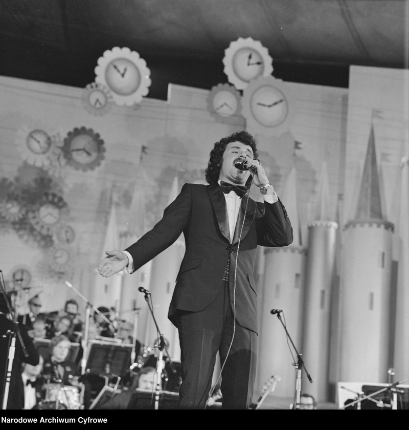 image.from.unit.number "XII Krajowy Festiwal Piosenki Polskiej w Opolu"