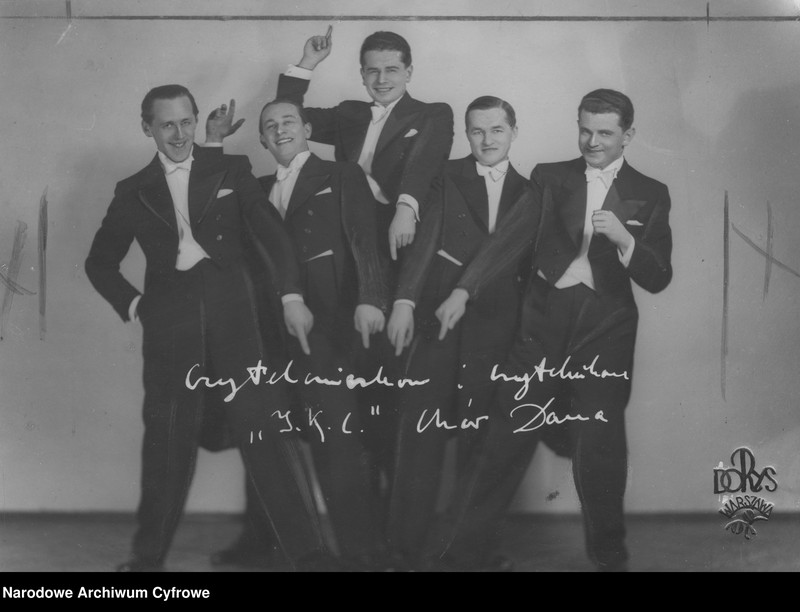 image.from.unit.number "Chór Dana"