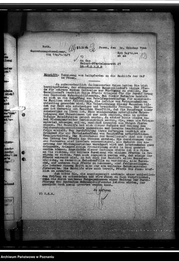 Obraz 16 z jednostki "D. W. H. - Fertigung von Betonelementen für DWH. Massivheme. Mithilfe der Wehrmacht beim DHW. Leihpferde an die Bauhilfe der Deutschen Arbeitsfront"