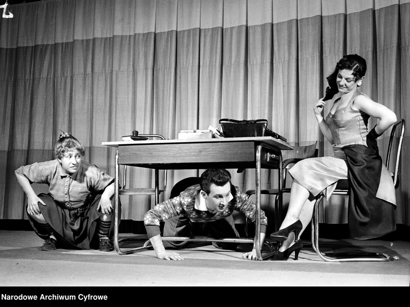 image.from.unit.number "Warszawa. Teatr Młodej Warszawy - sztuka "Teoria Einsteina""