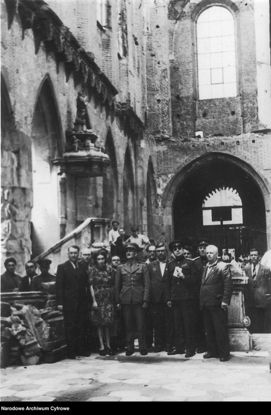 Obraz 13 z jednostki "Uczestnicy Zjazdu Komitetów Słowiańskich podczas wizyty we Wrocławiu"