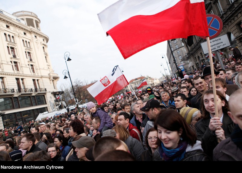 Obraz 20 z jednostki "Drugi dzień żałoby narodowej w Warszawie po katastrofie lotniczej w Smoleńsku"