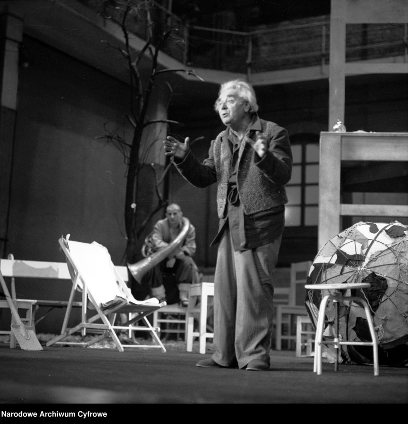 image.from.unit.number "Warszawa. Teatr Nowy - sztuka "Senat szaleńców""