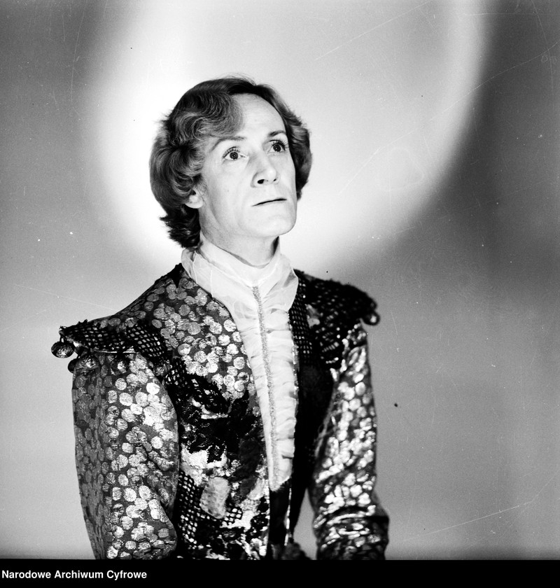 image.from.unit.number "Stanisław Szymański, tancerz"