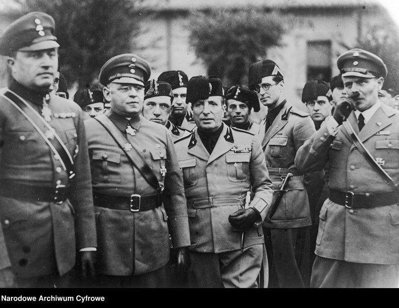 image.from.unit.number "Współtwórca niemieckiej organizacji paramilitarnej Stahlhelm (Ligi Żołnierzy Frontowych) Franz Seldte z wizytą w Rzymie"