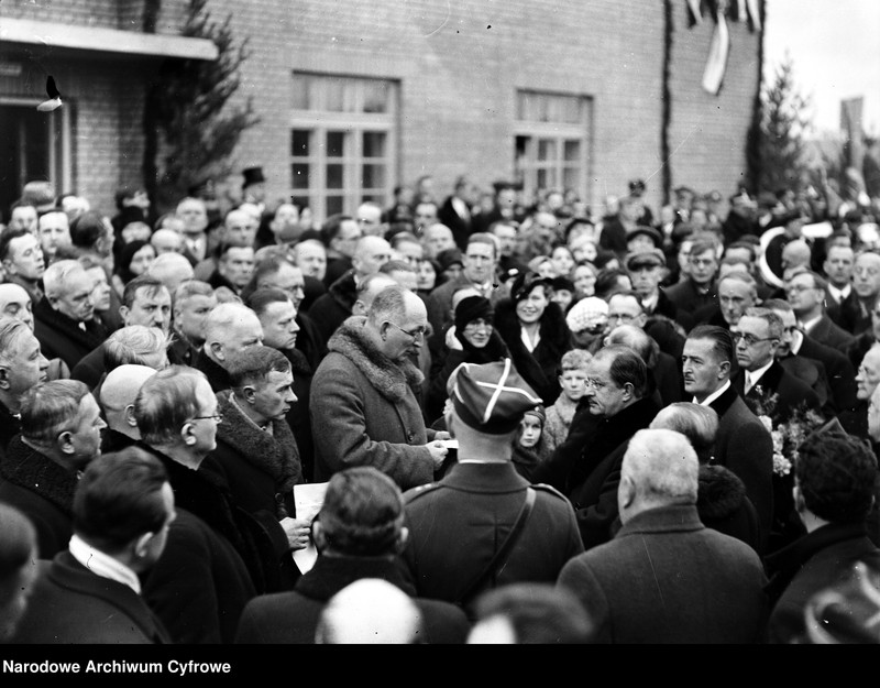 Obraz 2 z jednostki "Uroczystość otwarcia linii kolejowej Radom-Warszawa na stacji w Bartodziejach"