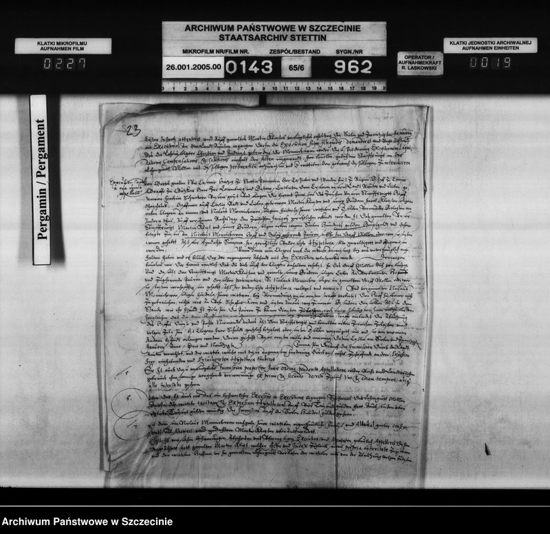 image.from.unit.number "Dorothea geb. V. Puttkamer, Witwe des Nikolaus v. Münchow zu Marsin / Martin v. Kleist zu Dargen: Einweisung in das Leibgeding und Lehngut Möllen."