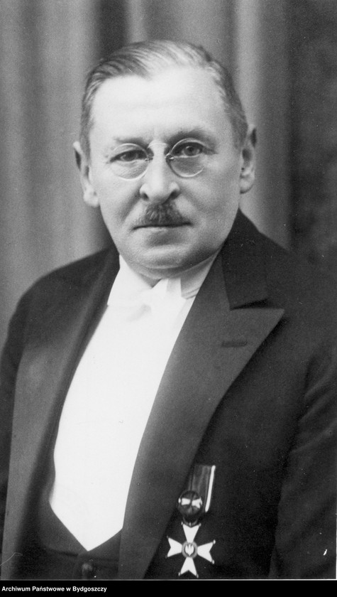 image.from.unit.number "Stobiecki Roman [1877-1961, kupiec, wiceprezes Izby Przemysłowo-Handlowej, działacz Towarzystwa Kupców w Bydgoszczy ]"