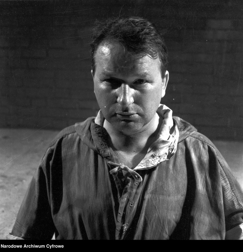 image.from.unit.number "Warszawa. Teatr Powszechny - sztuka "Kolumbowie rocznik 20""