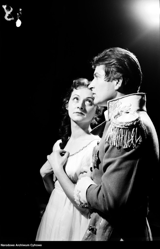 image.from.unit.number "Warszawa. Teatr Powszechny - sztuka "Wojna i pokój""