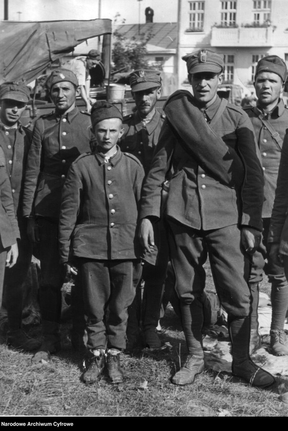 Obraz 1 z jednostki "Polscy jeńcy wojenni z kampanii wrześniowej"