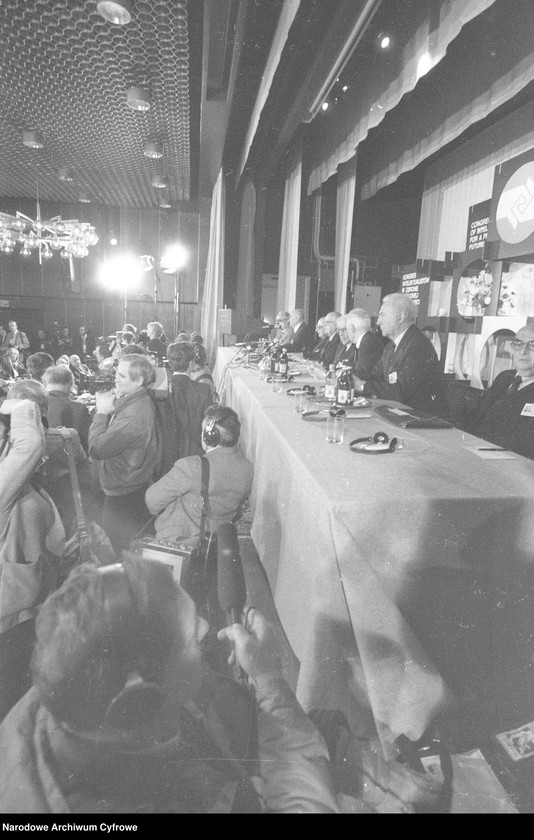 image.from.unit.number "Kongres Intelektualistów w Obronie Pokojowej Przyszłości Świata w Hotelu Victoria w Warszawie"