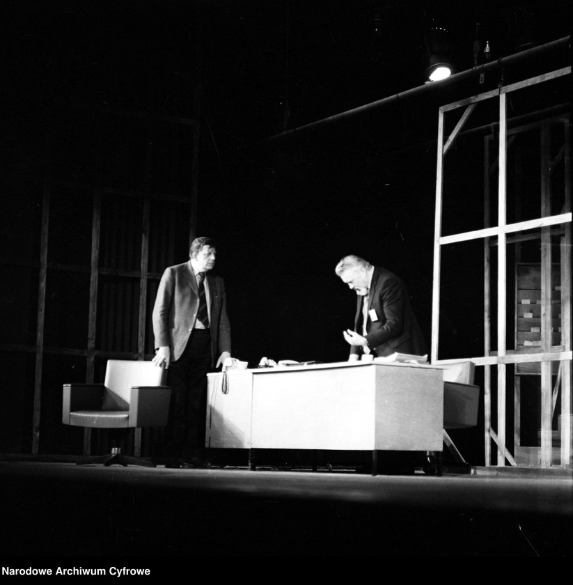 Obraz 8 z jednostki "Warszawa. Teatr Nowy - sztuka "A deszcz ciągle pada""