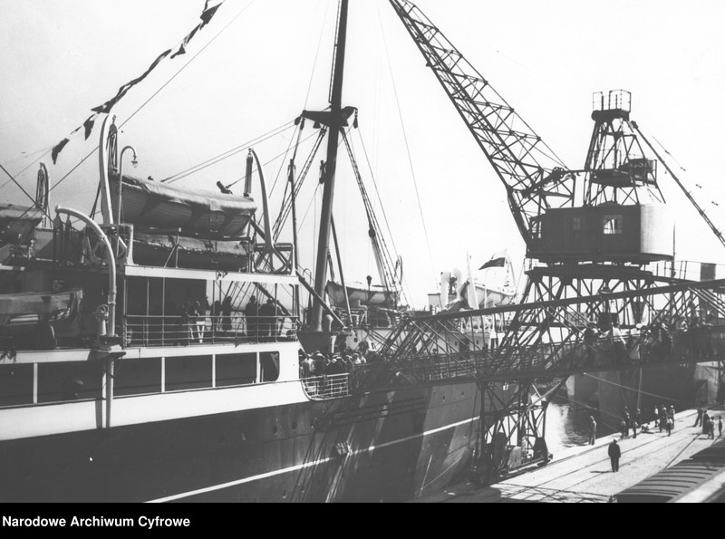 image.from.collection.number "Polska żegluga oceaniczna111"