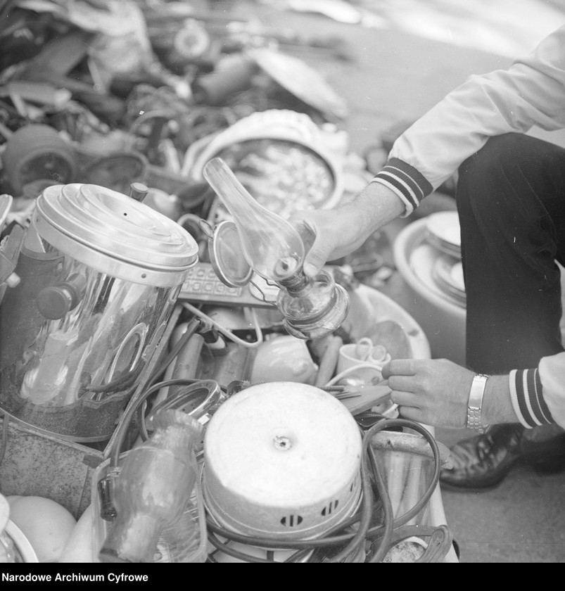 image.from.unit.number "Bazar przy ul. Paderewskiego w Rembertowie"