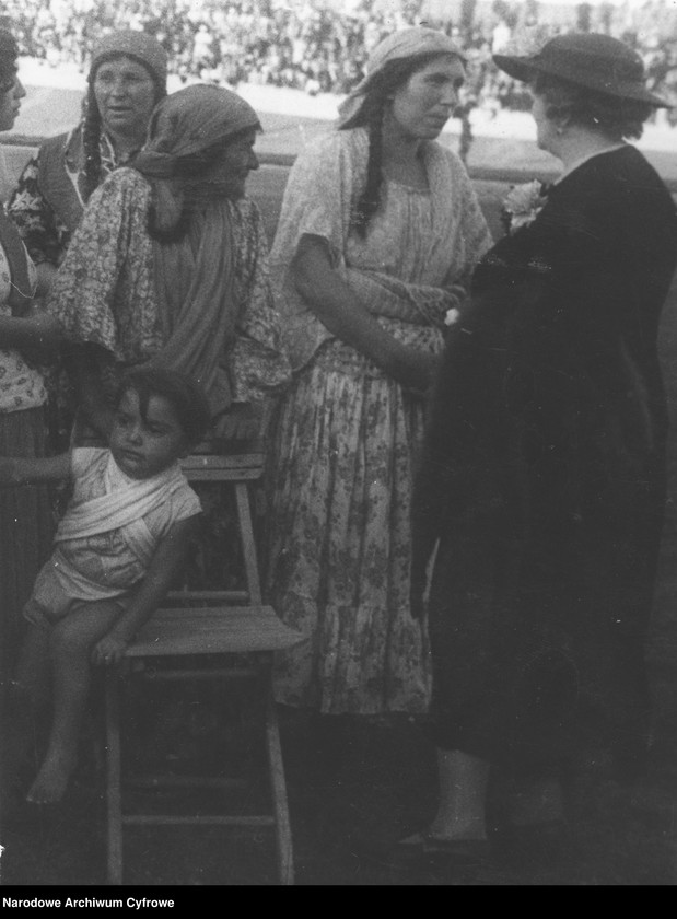 Obraz 17 z jednostki "Wybory i koronacja króla polskich Cyganów na Stadionie Wojska Polskiego w Warszawie"