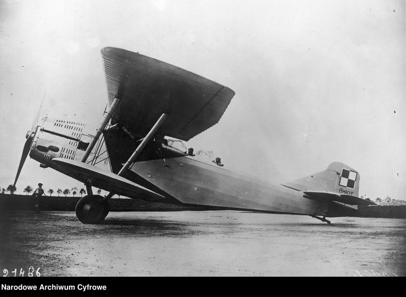 image.from.unit.number "Pierwszy lot transatlantycki majorów Kazimierza Kubali i Ludwika Idzikowskiego"