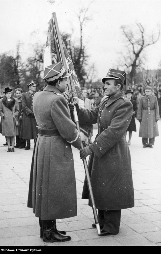 image.from.unit.number "Wręczenie sztandarów brygadom Służby Polsce w Warszawie"