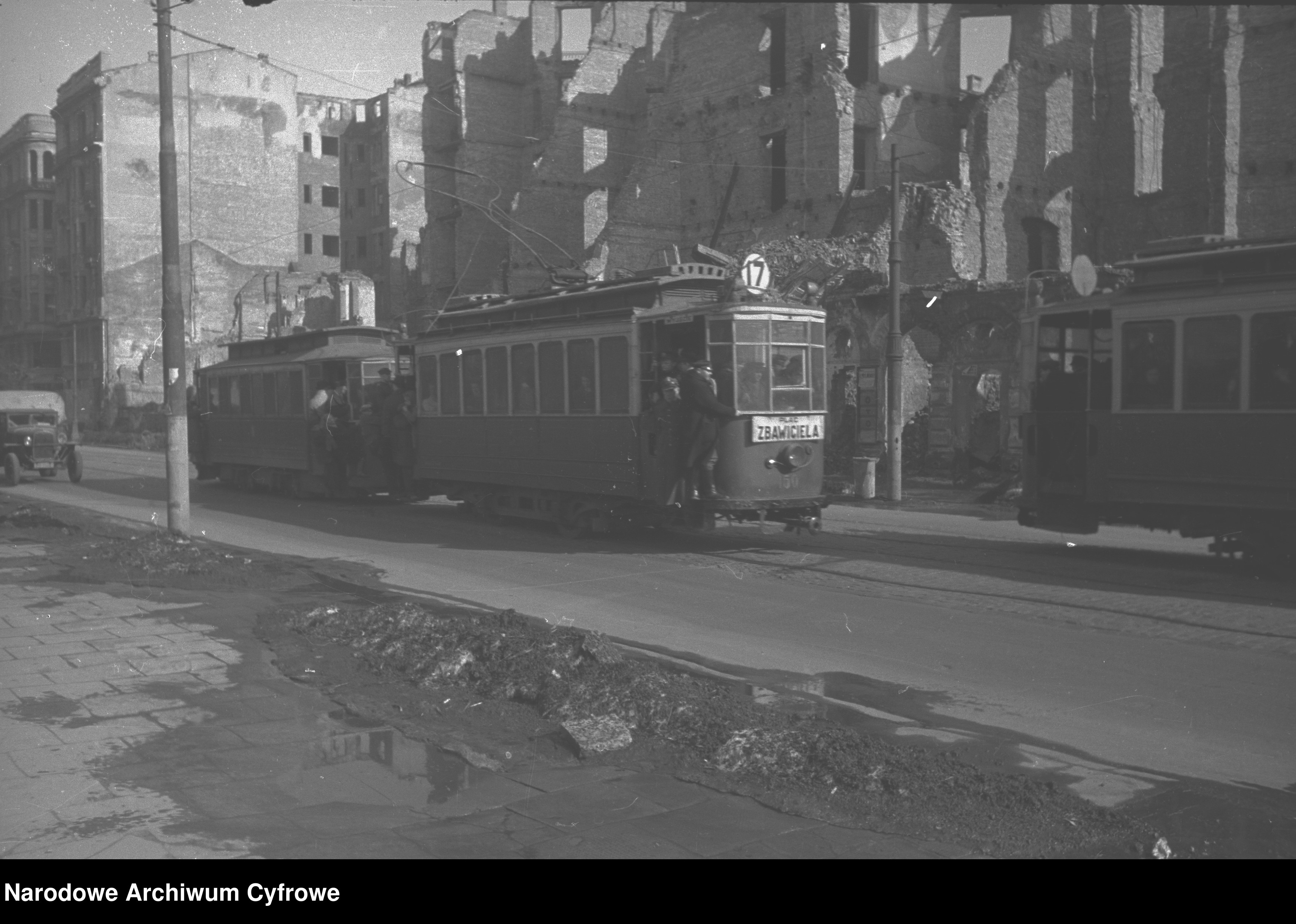 Skan z jednostki: Tramwaje na ulicach Warszawy