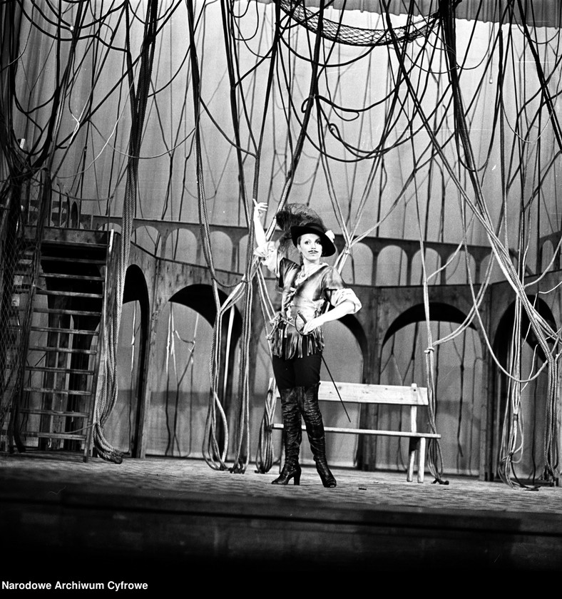 image.from.unit.number "Warszawa. Teatr Nowy - Sztuka "Zielony Gil""