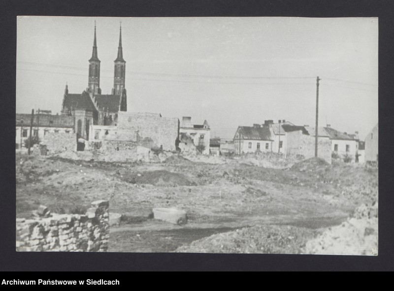 Obraz 2 z kolekcji "Zniszczenia miasta Siedlce w okresie II wojny światowej111"