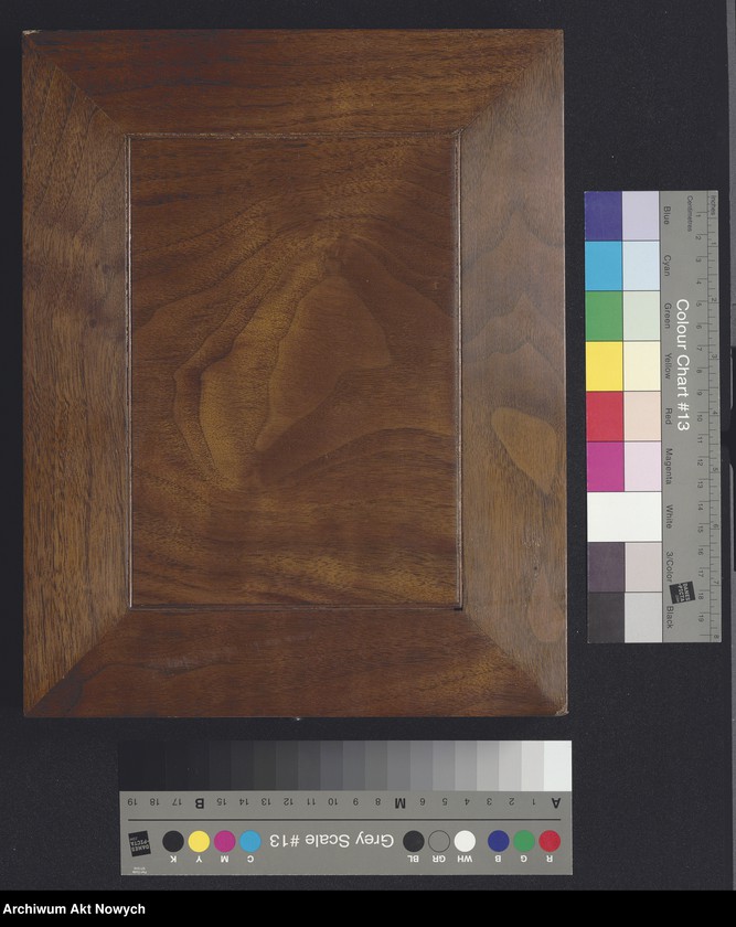 image.from.unit.number "Steinway House (New York); Futerał drewniany i tekturowy"