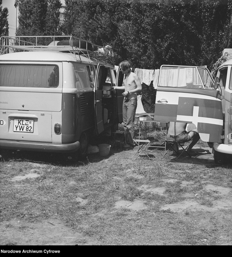 image.from.unit.number "Kemping nr 34 przy ul. Żwirki i Wigury w Warszawie"