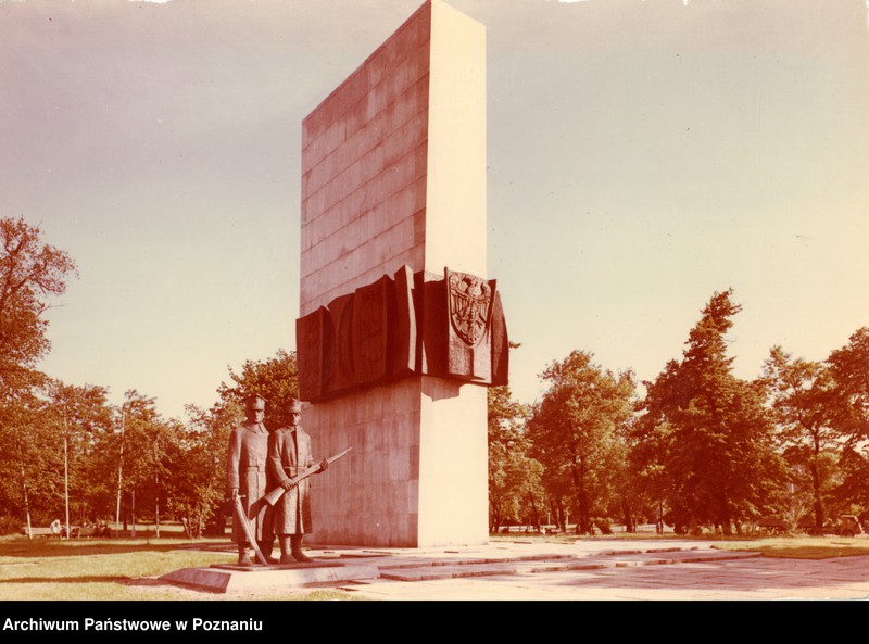 Obraz 1 z jednostki "Poznań - Pomnik Powstańców Wielkopolskich"
