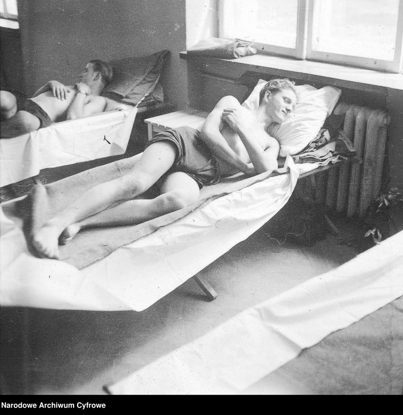 image.from.unit.number "Członkowie organizacji paramilitarnej "Służba Polsce""