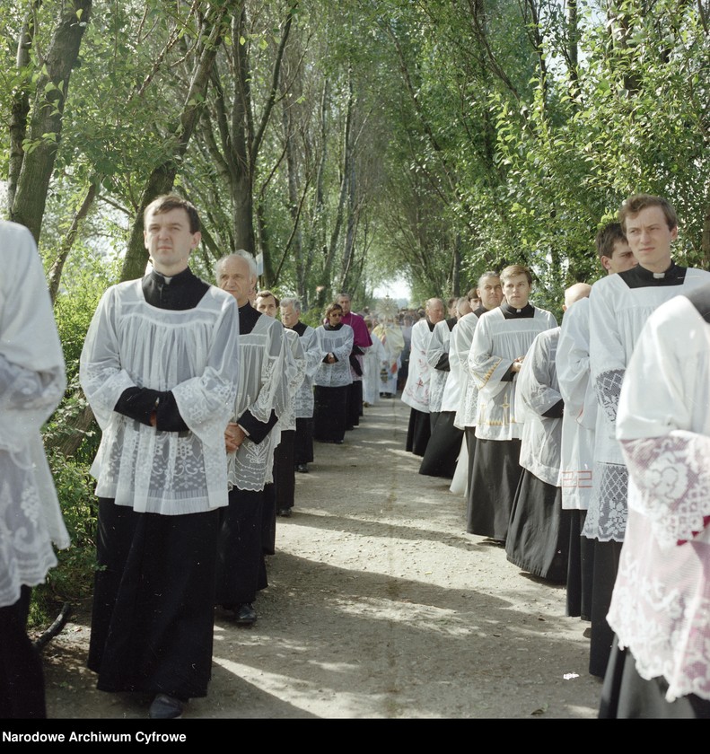 Obraz 9 z jednostki "Uroczystości odpustowe w kościele Narodzenia Najświętszej Maryi Panny w Biechowie"