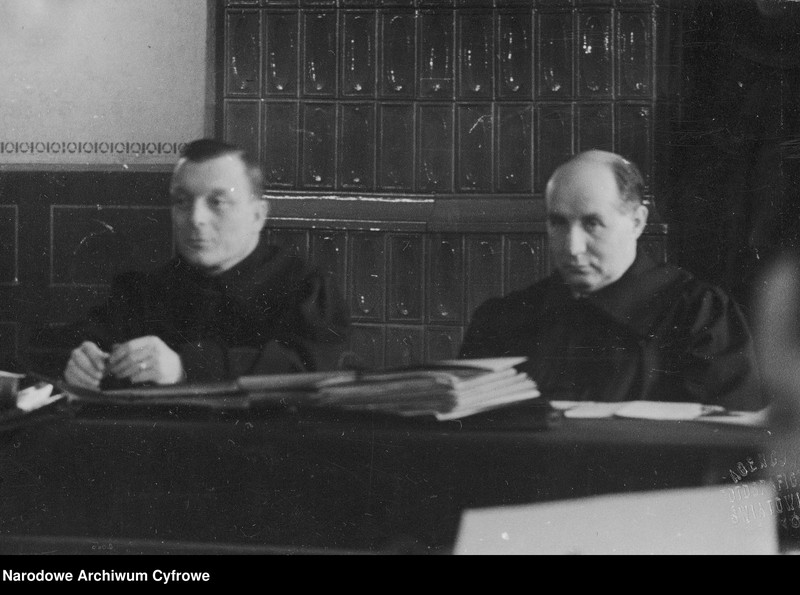 image.from.unit.number "Proces Rity Gorgonowej oskarżonej o zabójstwo Elżbiety (Lusi) Zaremby córki lwowskiego architekta Henryka Zaremby przed Sądem Okręgowym w Krakowie"