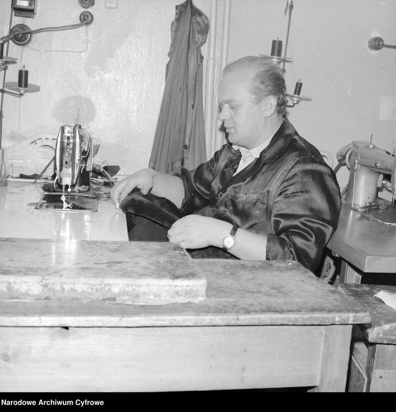 image.from.unit.number "Przedsiębiorstwo Krawiecko-Kuśnierskie Stołecznego Przemysłu Terenowego "Ambasador""