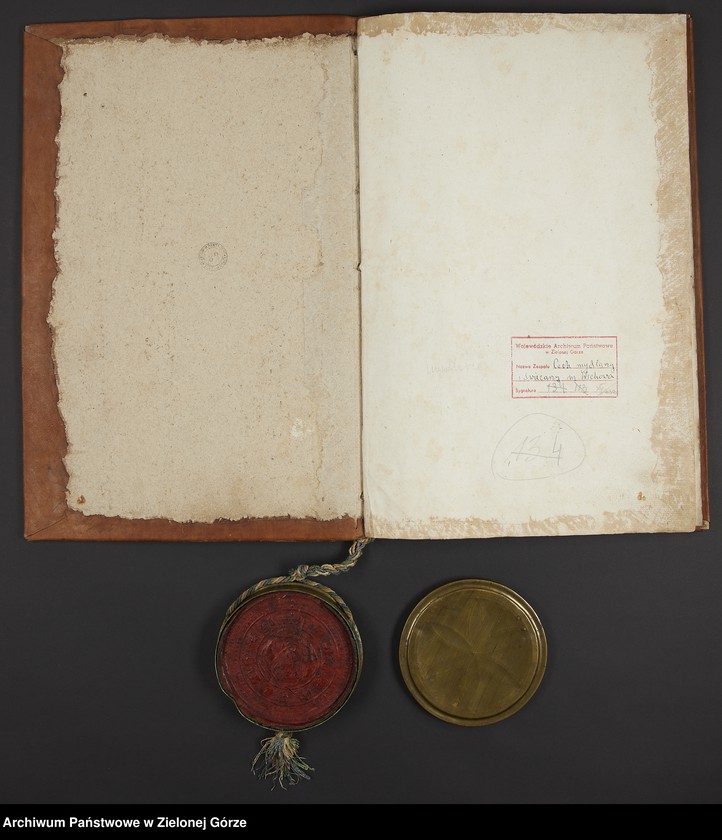 image.from.unit "[Stanisław August [Poniatowski], król polski [...] potwierdza cechowi mydlarzy i świecarzy we Wschowie przywilej króla Jana III z 14.04.1677 r."