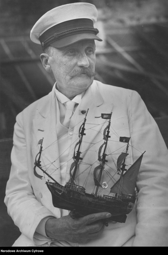 image.from.unit.number "Stanisław Ledóchowski"