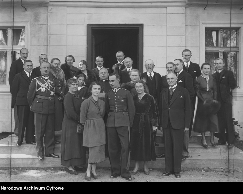 image.from.unit.number "Ślub córki gen. Władysława Sikorskiego Zofii Sikorskiej ze Stanisławem Leśniowskim"