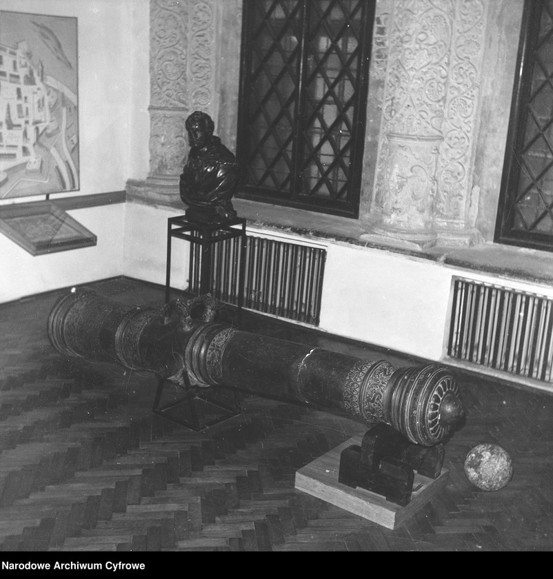 image.from.unit.number "Muzeum Ziemi Zamojskiej"