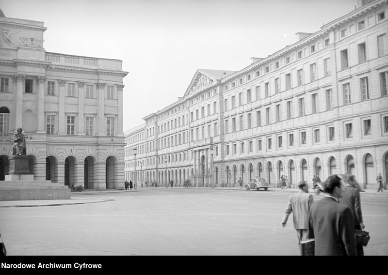 image.from.unit.number "Odbudowany Dom Interesów Andrzeja Zamoyskiego (Pałac Zamoyskich) przy ul. Nowy Świat 67/69 w Warszawie"