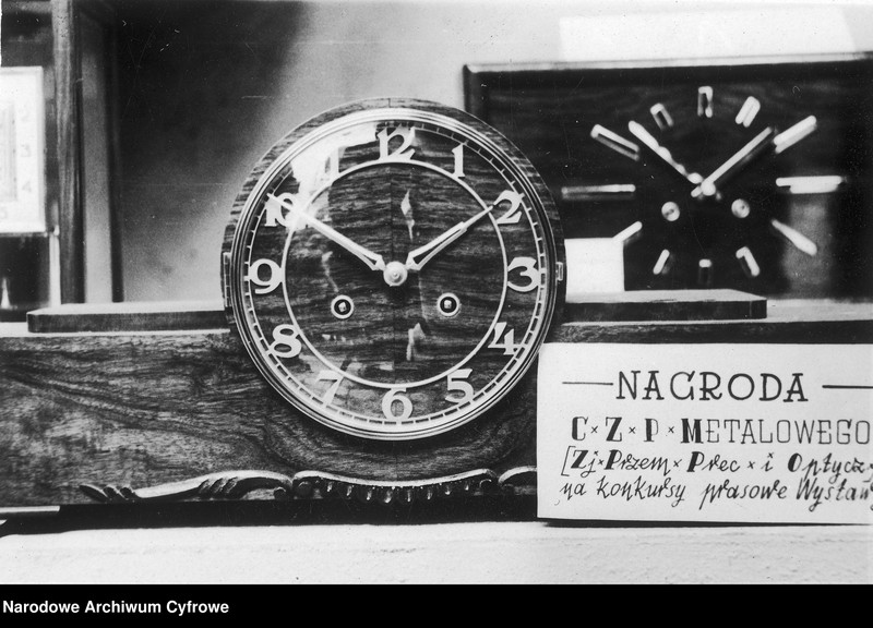 image.from.unit.number "Wystawa nagród centralnych zarządów przemysłowych na konkursy prasowe w Warszawie"