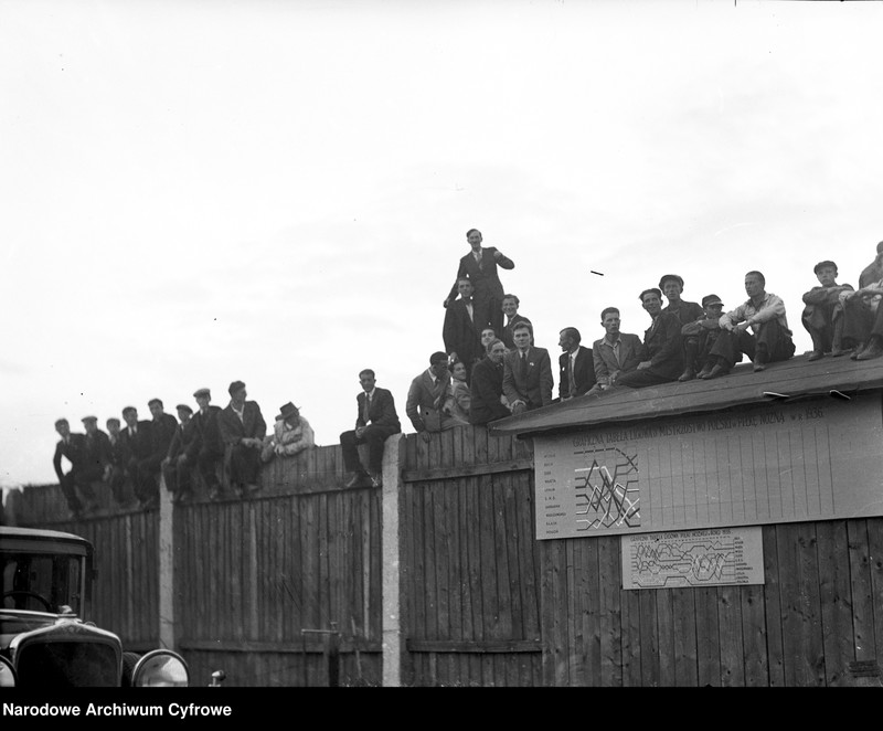 image.from.unit.number "Mecz piłki nożnej TS Wisła Kraków - Chelsea FC na stadionie Wisły Kraków rozegrany z okazji 30-lecia Towarzystwa Sportowego Wisła Kraków"