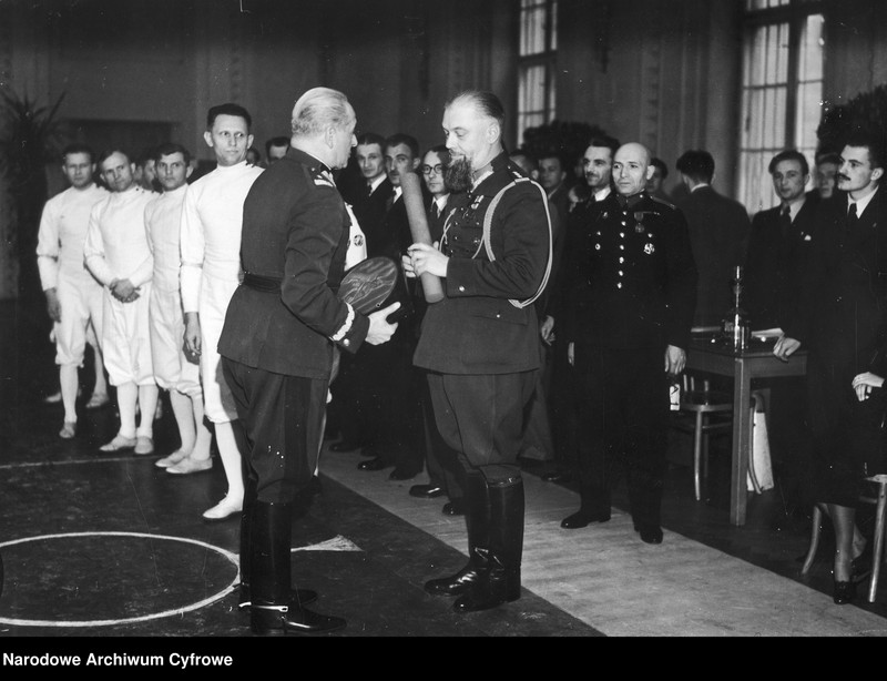 Obraz 1 z jednostki "Mistrzostwa Polski w szermierce w Domu Akademickim w Warszawie"