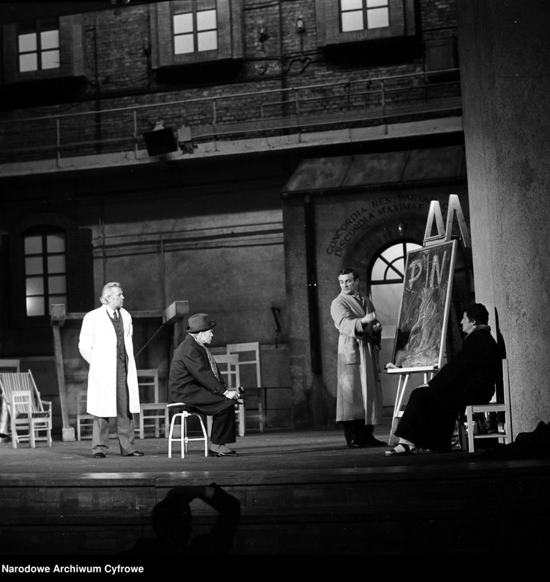 image.from.unit.number "Warszawa. Teatr Nowy - sztuka "Senat szaleńców""