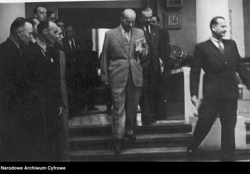 image.from.unit.number "Wystawa Przemysłu Ziem Odzyskanych w salach Państwowego Instytutu Geologicznego przy ul. Rakowieckiej 4 w Warszawie"