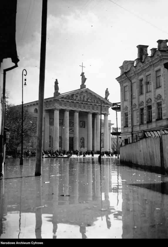 image.from.unit.number "Powódź w Wilnie"