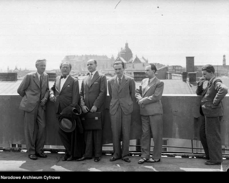 image.from.unit.number "Pracownicy Rozgłośni Krakowskiej Polskiego Radia"